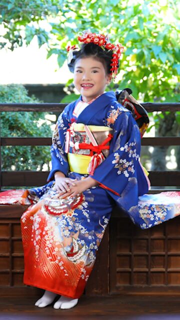 撮影させていただいた七五三のムービーをYouTubeにアップしました!
https://youtu.be/1QJHhKYGCR8
お姉ちゃんたち、ご両親、おじいちゃん、おばあちゃんからのメッセージも撮影させてもらったのですが、感動的でウルっとしました😂
先日アップしたメイキング動画と併せてご覧いただけると嬉しいです!👏
https://studio-every-moment.com
#Studio_EveryMoment
#スタジオエブリモーメント