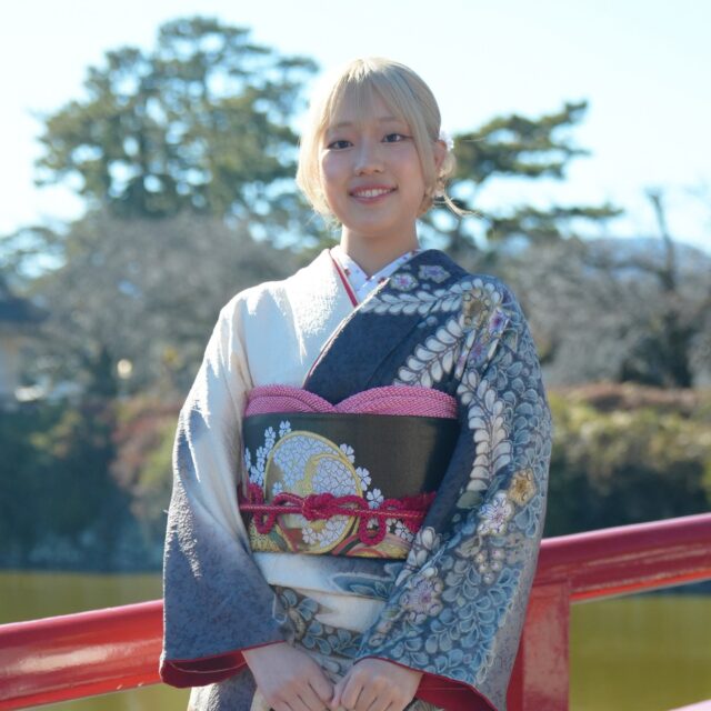 先月の「はたちのつどい」で撮影させていただき、掲載を快諾してくださった方の写真をアップさせていただきます^^
撮影しながら「どんな大人になりたいですか?」と質問をさせてもらったのですが、皆様それぞれ力強く答えてくれました!日本の未来は明るいと感じました!🥰
https://studio-every-moment.com
#Studio_EveryMoment
#スタジオエブリモーメント